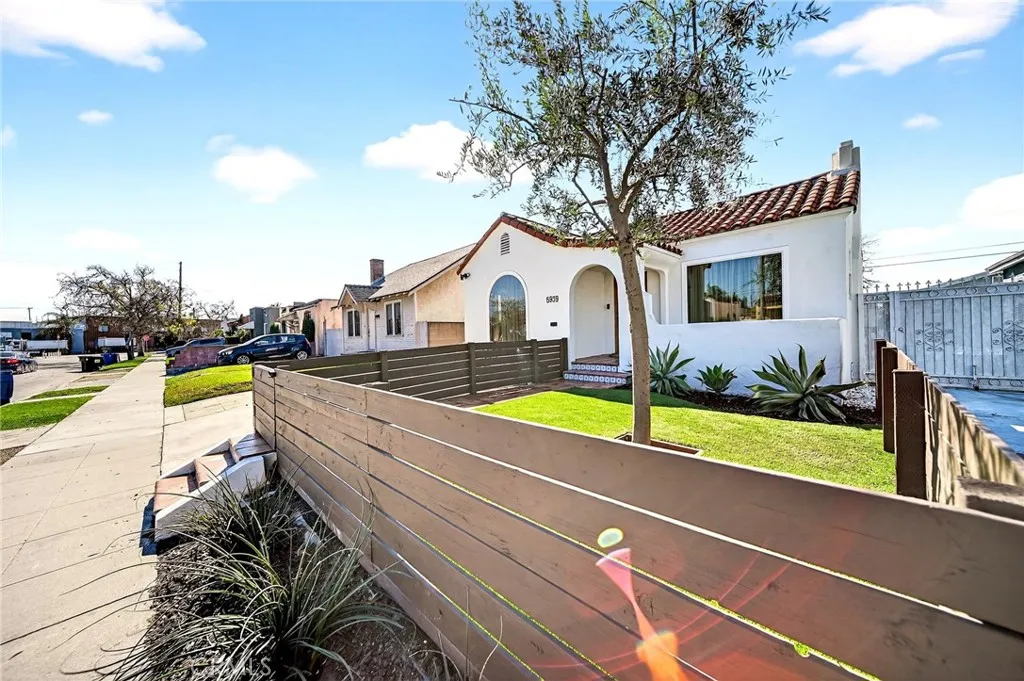 5939 Cimarron, Los Angeles, California 90047 home-pic-30