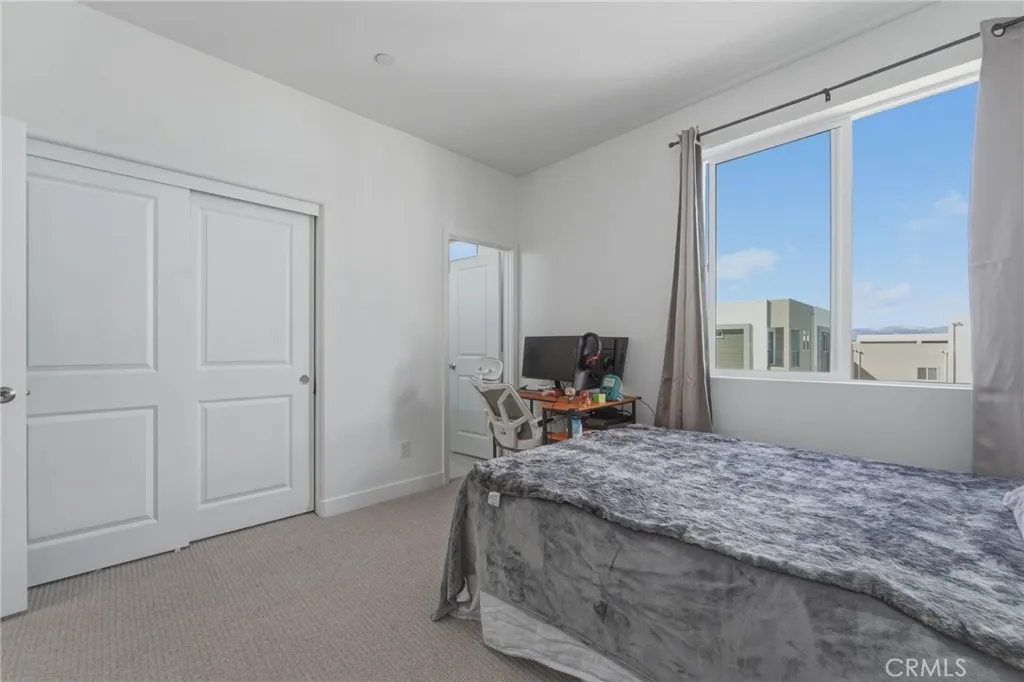26661 Blue Hills Loop, Valencia, California 91381 home-pic-11
