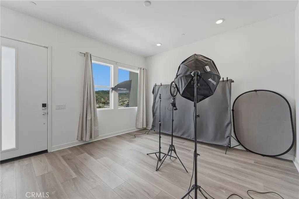 26661 Blue Hills Loop, Valencia, California 91381 home-pic-7