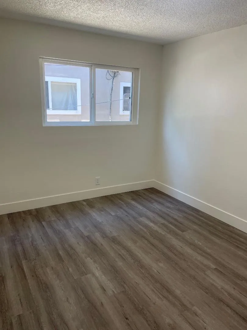 Unit2 Bedroom2