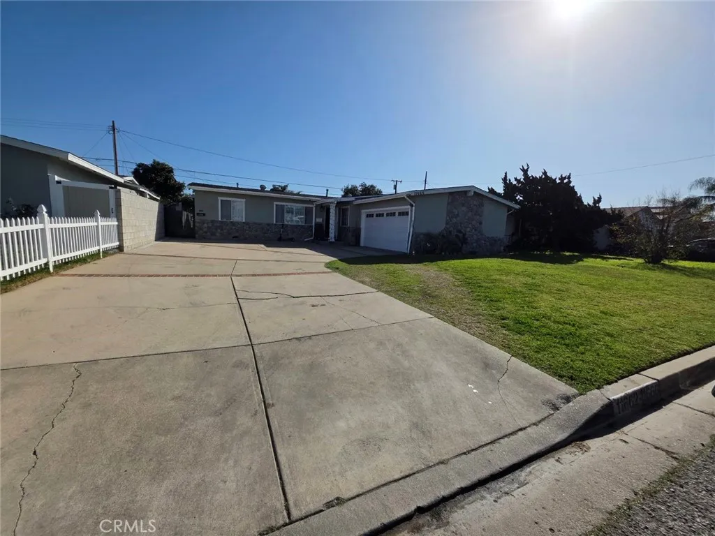 11662 Stephanie Lane, Garden Grove, California 92840 home-pic-1