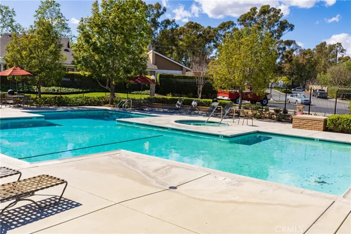 ASSOCIATION POOL CLOSE BY