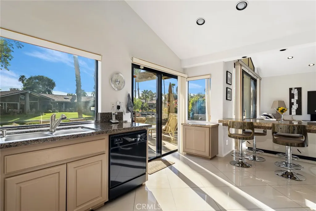 97 Palomino Circle, Palm Desert, California 92211 home-pic-12