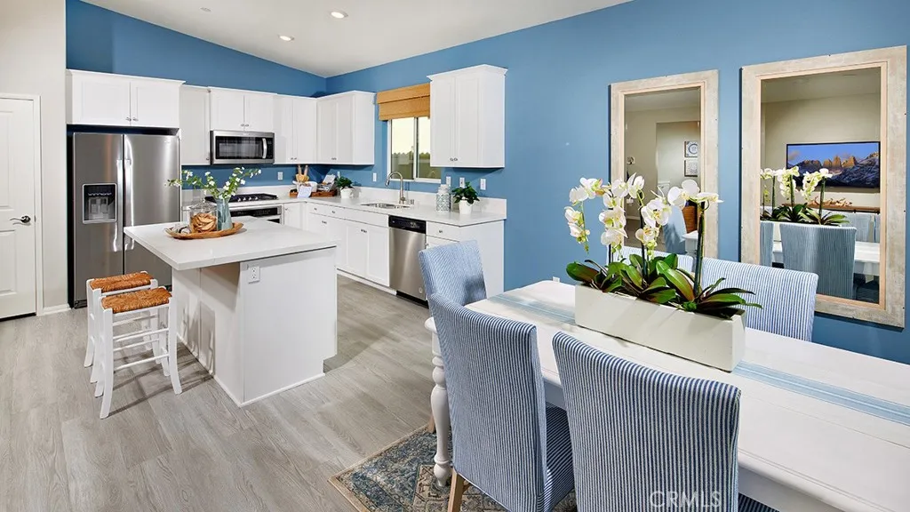 23239 Copa De Oro Court, Wildomar, California 92595 home-pic-5