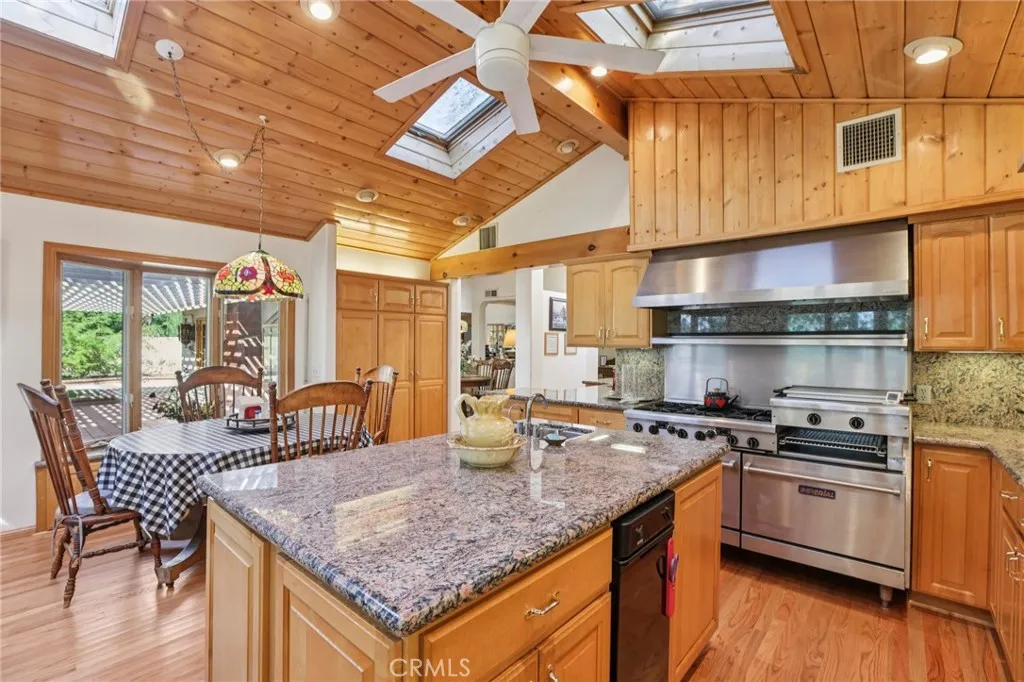 579 Golden Prados, Diamond Bar, California 91765 home-pic-16