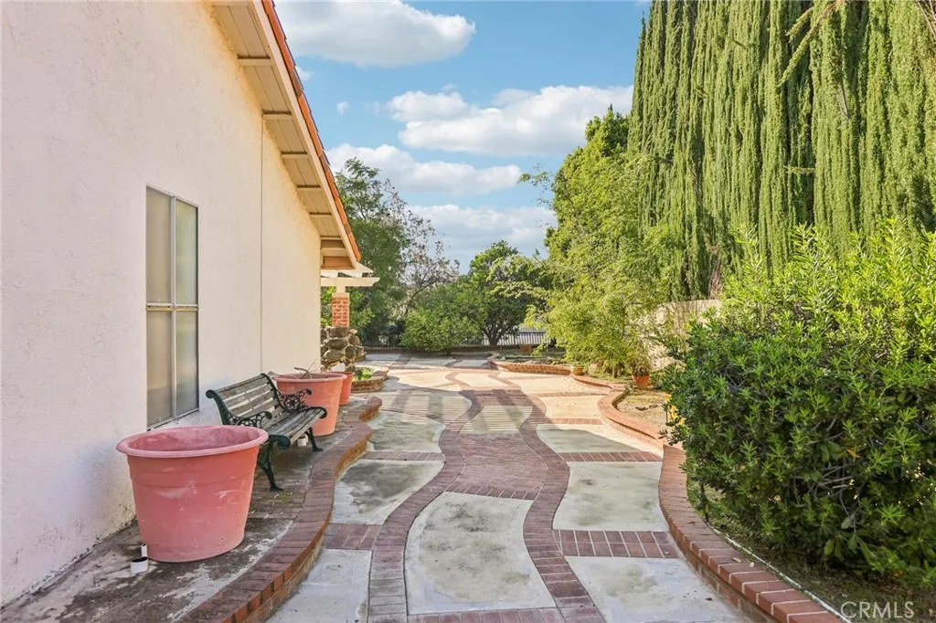 579 Golden Prados, Diamond Bar, California 91765 home-pic-35
