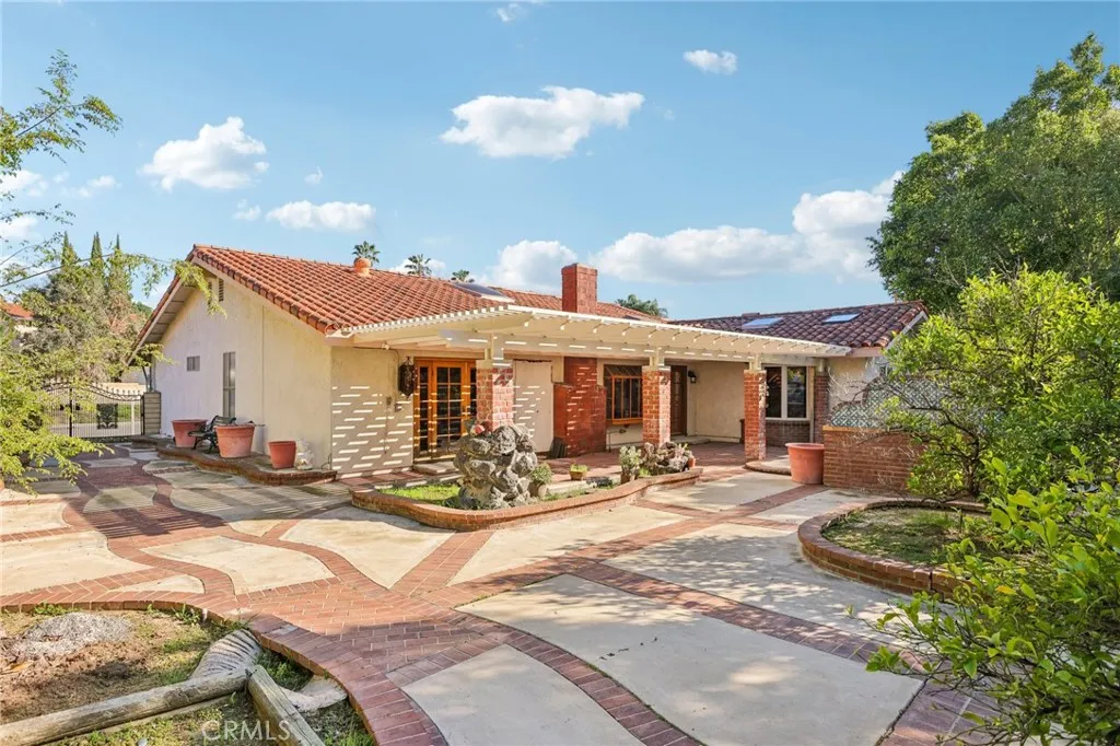 579 Golden Prados, Diamond Bar, California 91765 home-pic-33