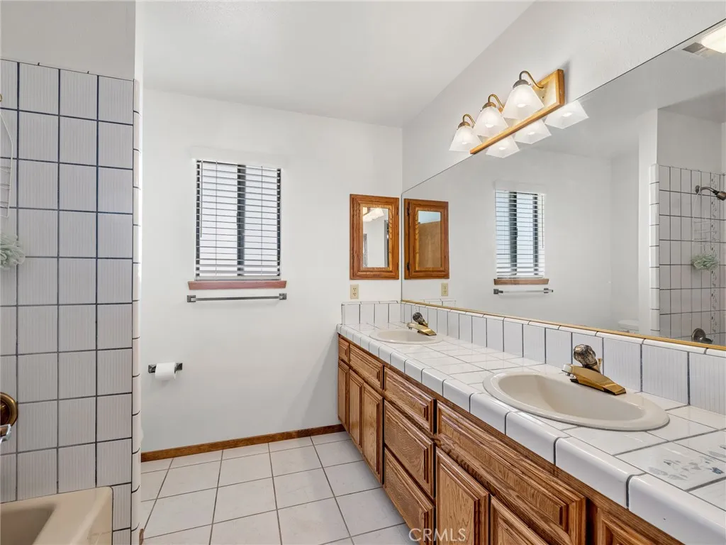 12635 Sorrel Drive, Apple Valley, California 92308 home-pic-19