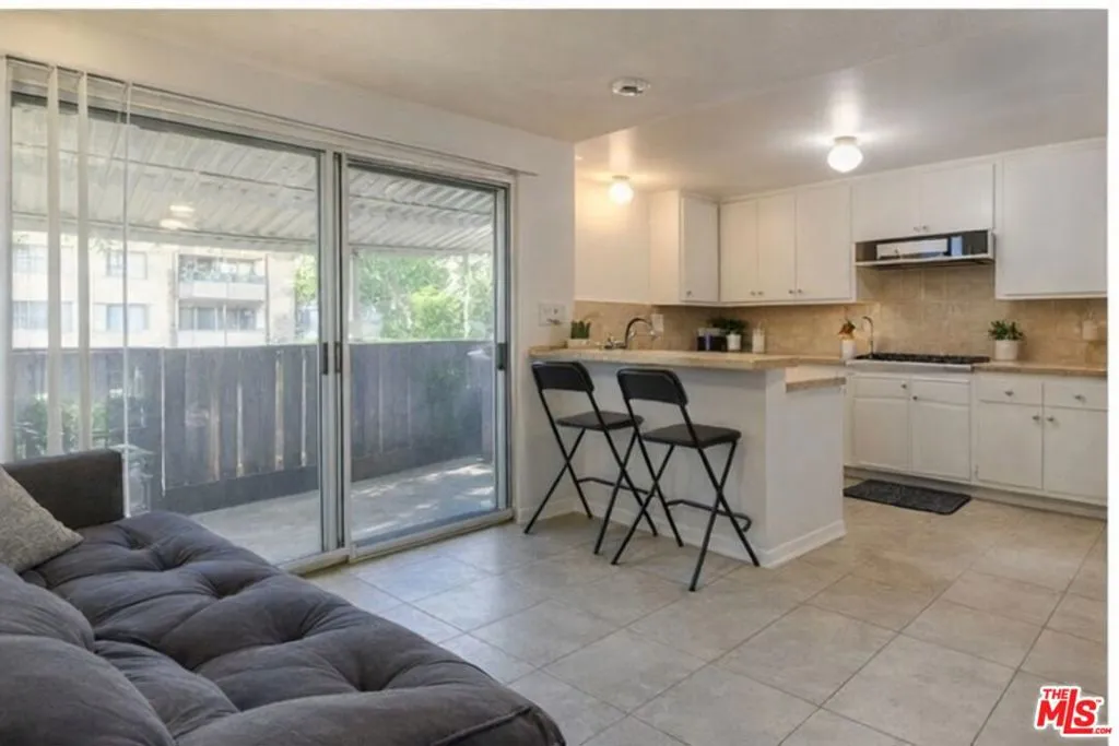 7000 S La Cienega Boulevard 28, Inglewood, California 90302 home-pic-3