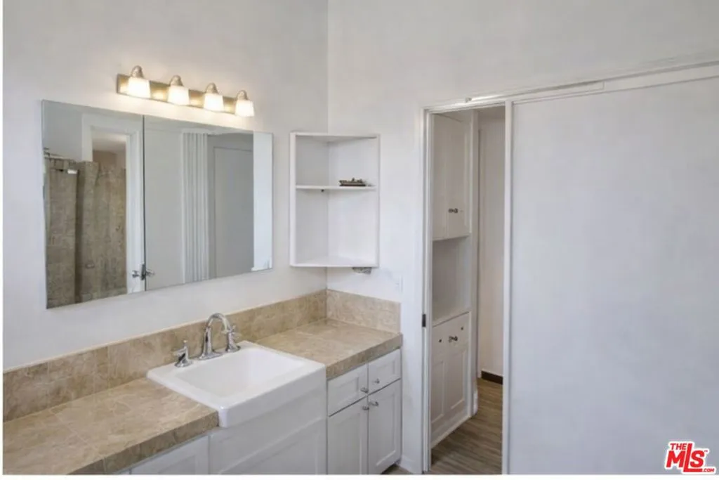 7000 S La Cienega Boulevard 28, Inglewood, California 90302 home-pic-7