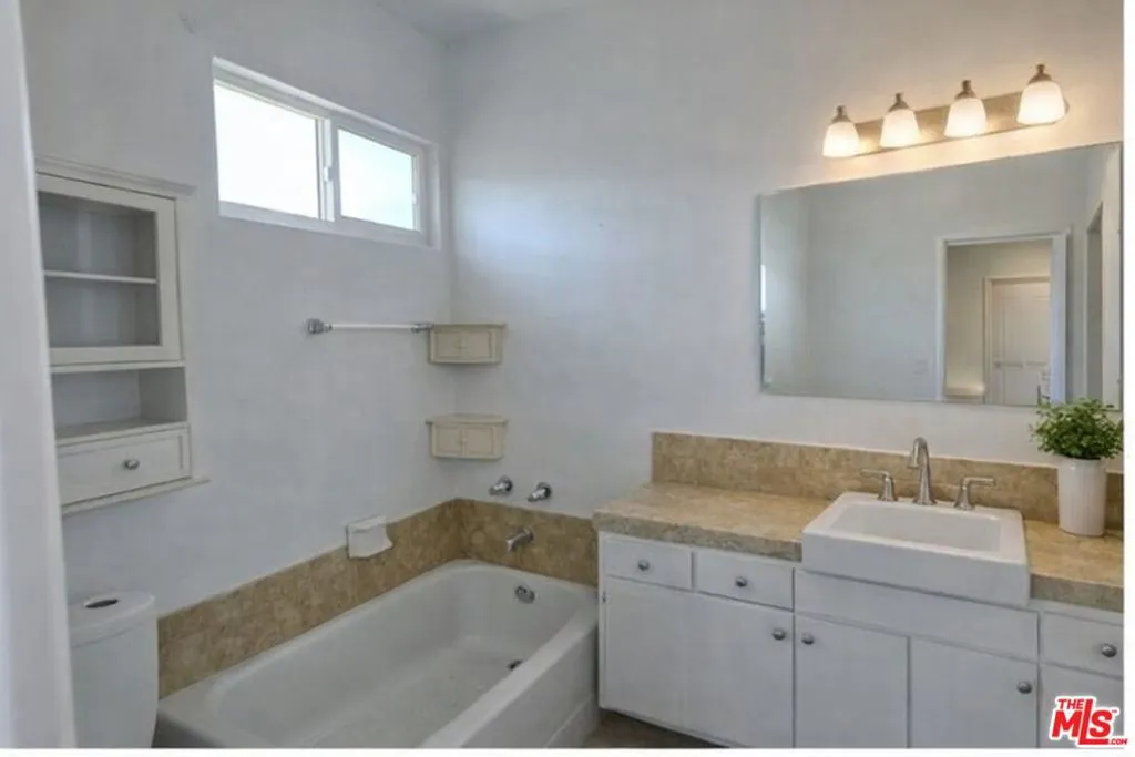7000 S La Cienega Boulevard 28, Inglewood, California 90302 home-pic-6