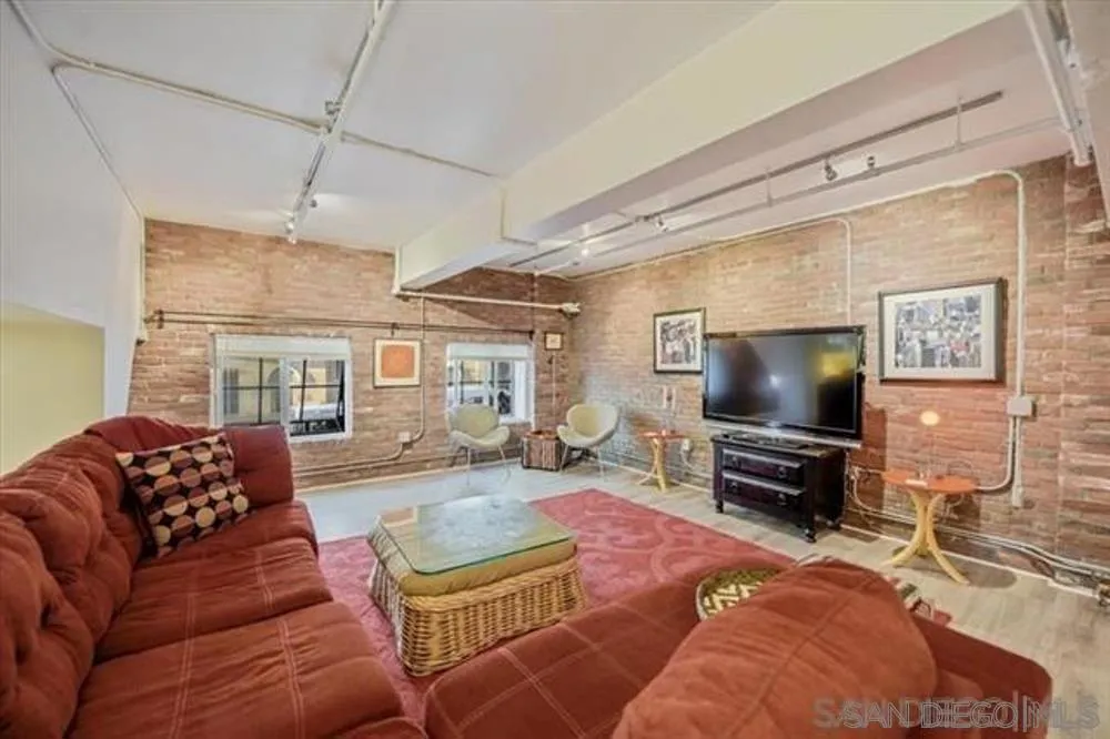 950 6th Ave 211, San Diego, California 92101 home-pic-6