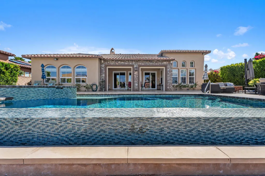 4 Via Santo Tomas Drive, Rancho Mirage, California 92270 home-pic-45