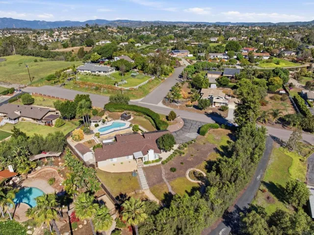 929 Pepper Tree Lane, Fallbrook, California 92028