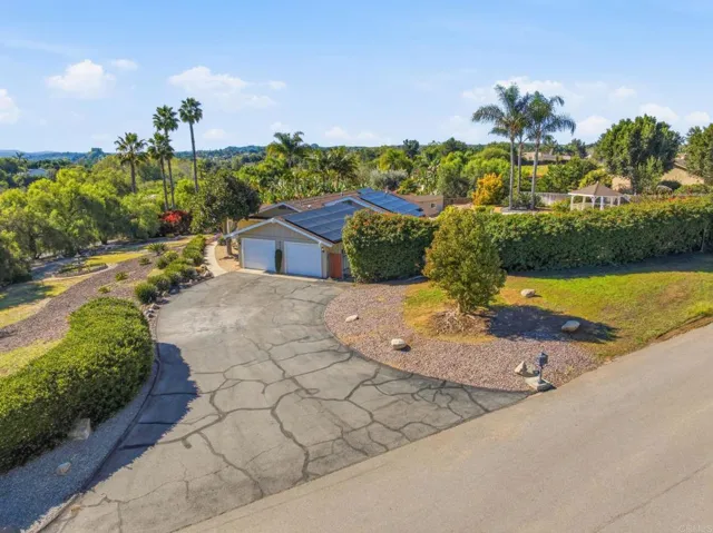 929 Pepper Tree Lane, Fallbrook, California 92028