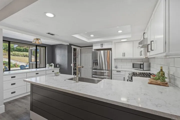 929 Pepper Tree Lane, Fallbrook, California 92028