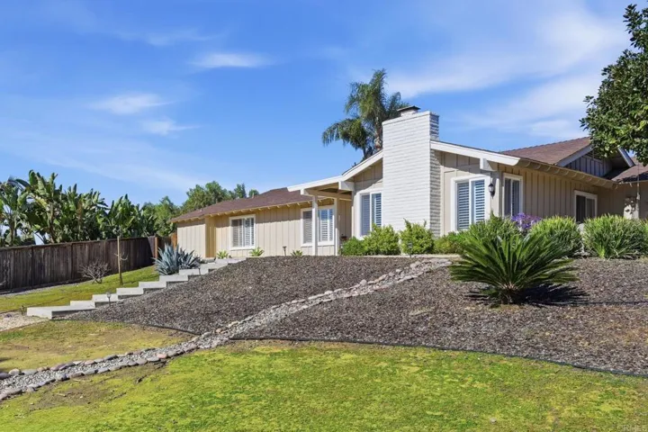 929 Pepper Tree Lane, Fallbrook, California 92028