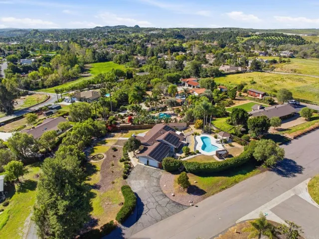 929 Pepper Tree Lane, Fallbrook, California 92028