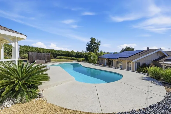 929 Pepper Tree Lane, Fallbrook, California 92028