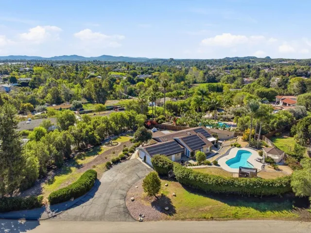 929 Pepper Tree Lane, Fallbrook, California 92028