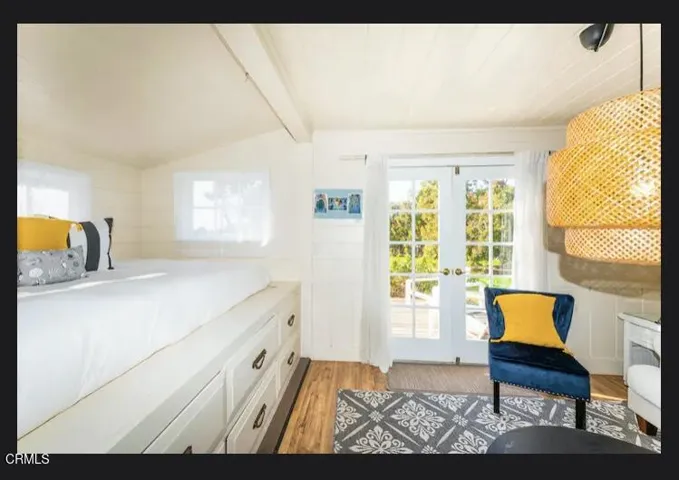 Extra Sleeping-Lounge Area