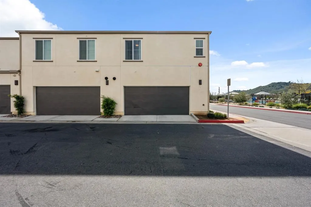 303 Citrine Trails, Fallbrook, California 92028 home-pic-34