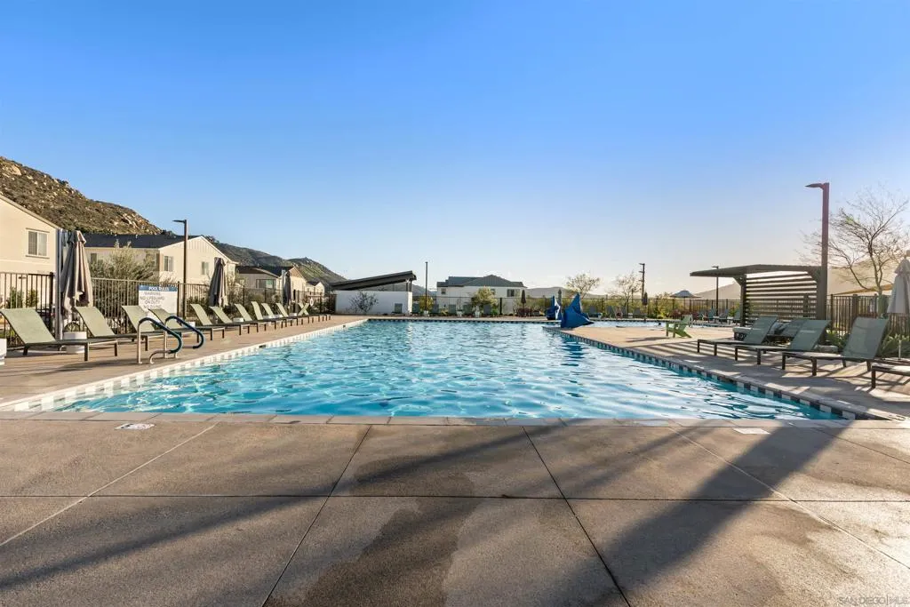 303 Citrine Trails, Fallbrook, California 92028 home-pic-44