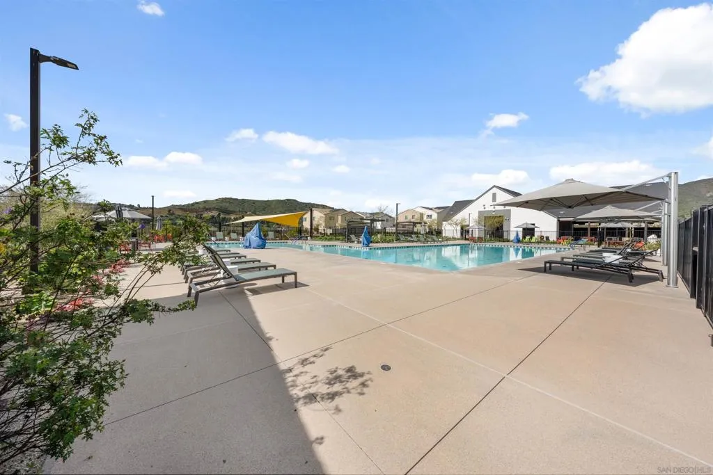 303 Citrine Trails, Fallbrook, California 92028 home-pic-38