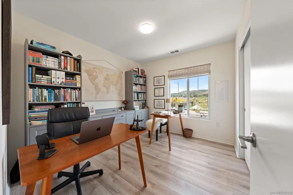 303 Citrine Trails, Fallbrook, California 92028 home-pic-26