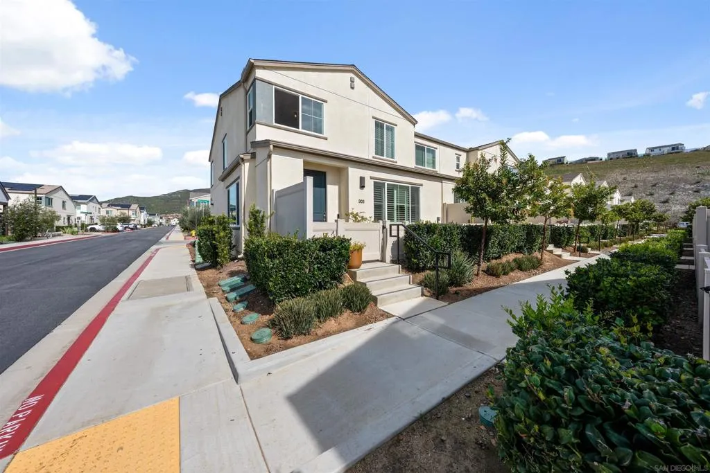 303 Citrine Trails, Fallbrook, California 92028 home-pic-5