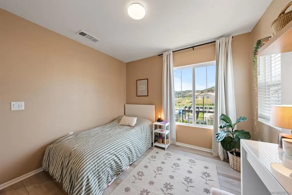 303 Citrine Trails, Fallbrook, California 92028 home-pic-24