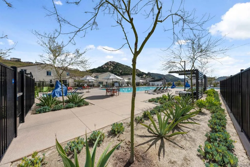 303 Citrine Trails, Fallbrook, California 92028 home-pic-37