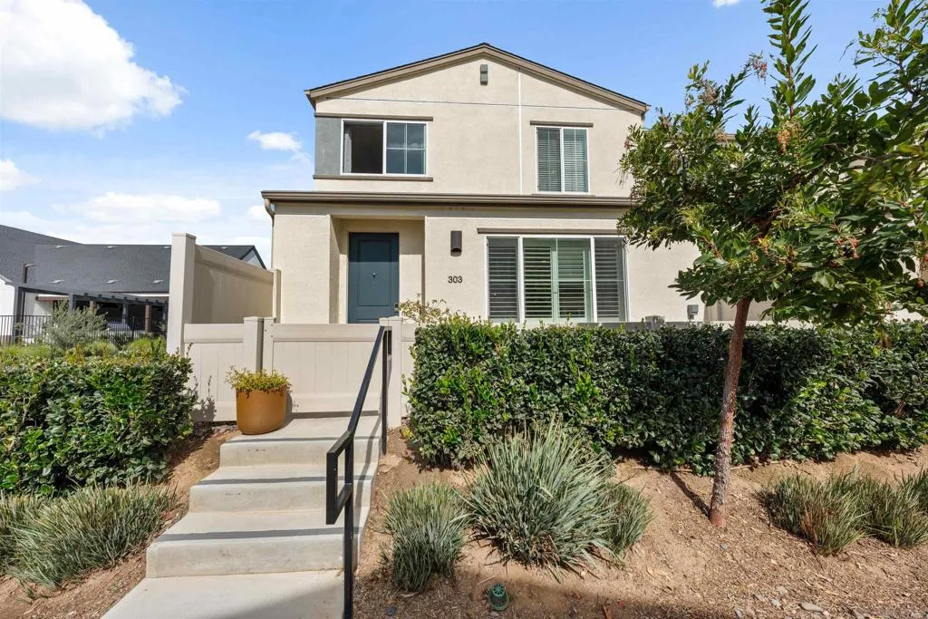 303 Citrine Trails, Fallbrook, California 92028 home-pic-1