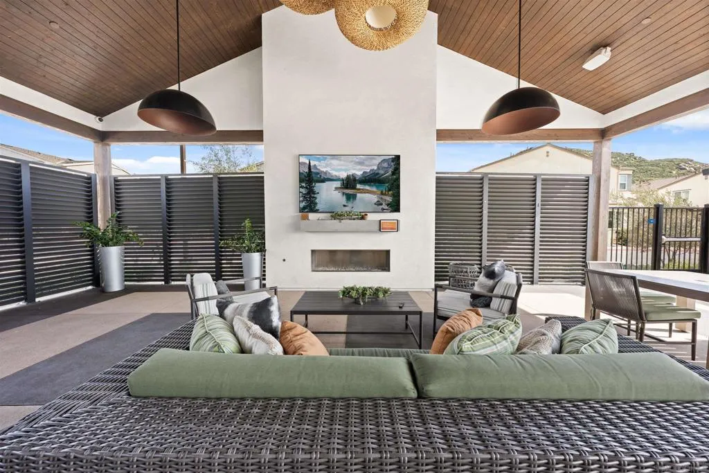 303 Citrine Trails, Fallbrook, California 92028 home-pic-36