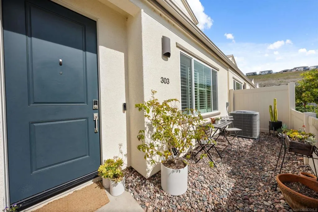 303 Citrine Trails, Fallbrook, California 92028 home-pic-6