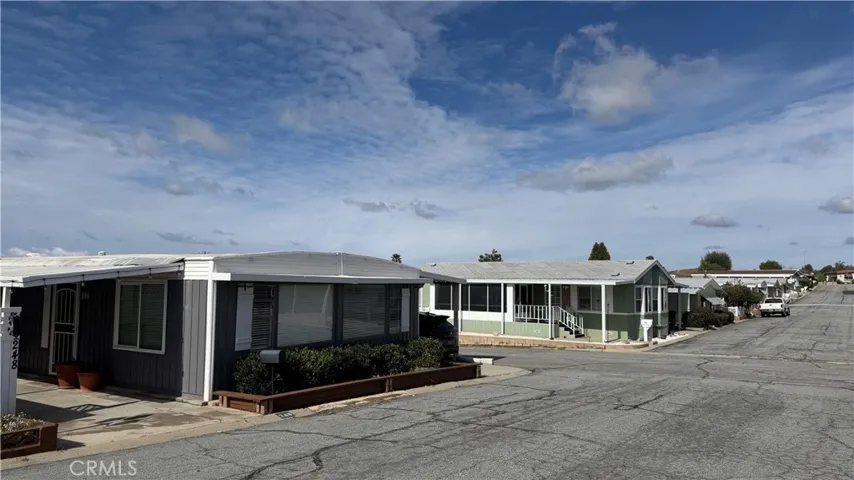 Corner, Elevated Unit