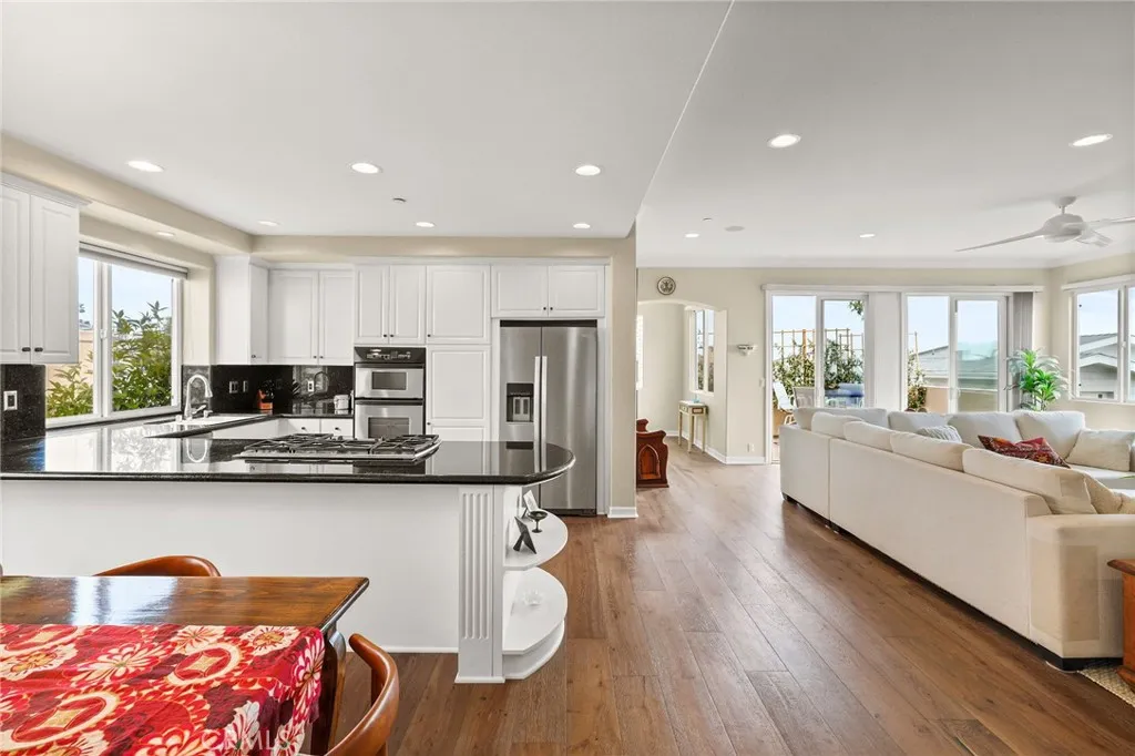 710 11th Street, Hermosa Beach, California 90254 home-pic-19