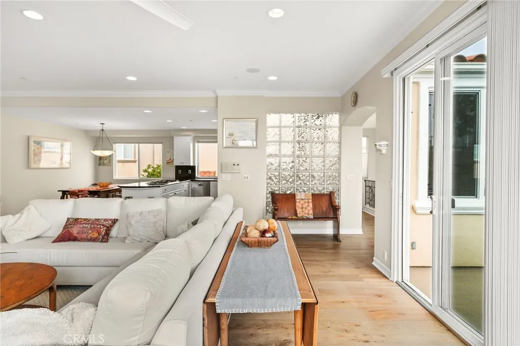710 11th Street, Hermosa Beach, California 90254 home-pic-14