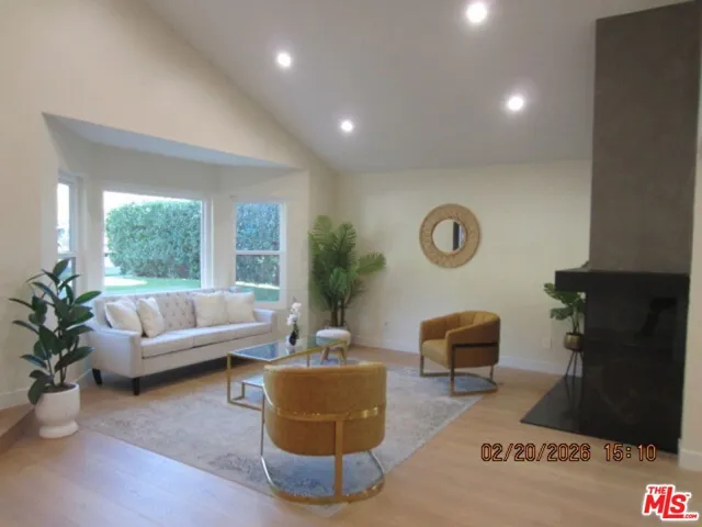 2615 Woodstock Lane, Burbank, California 91504