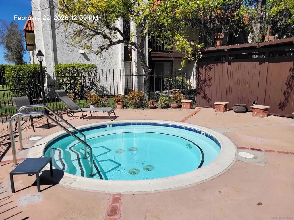 6878 Navajo Rd 104, San Diego, California 92119 home-pic-31