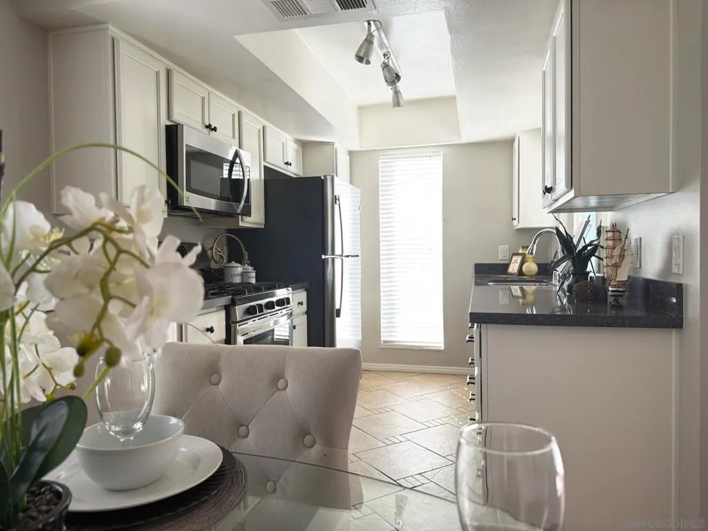 6878 Navajo Rd 104, San Diego, California 92119 home-pic-7