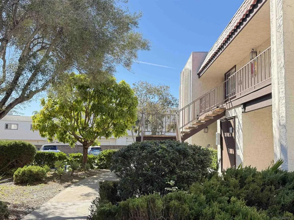 6878 Navajo Rd 104, San Diego, California 92119 home-pic-3