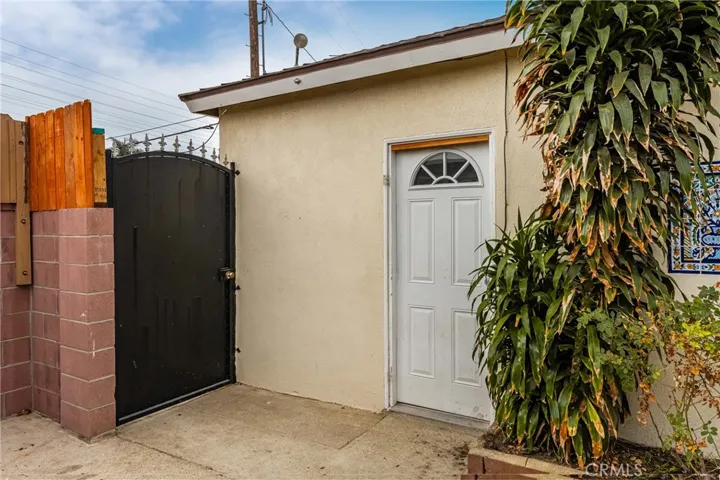 Garage/ADU with private entrance
