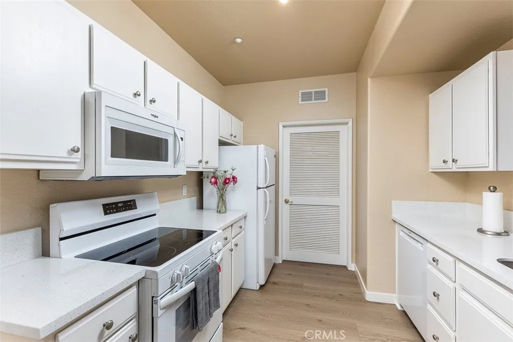 24909 Madison, Murrieta, California 92562 home-pic-4