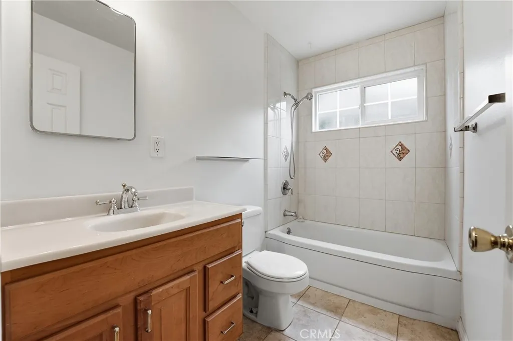 1036 E Trenton, Orange, California 92867 home-pic-25