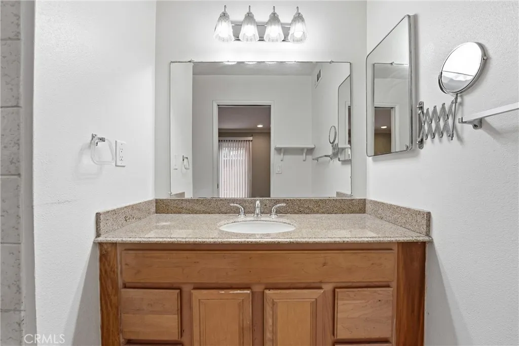 1036 E Trenton, Orange, California 92867 home-pic-31