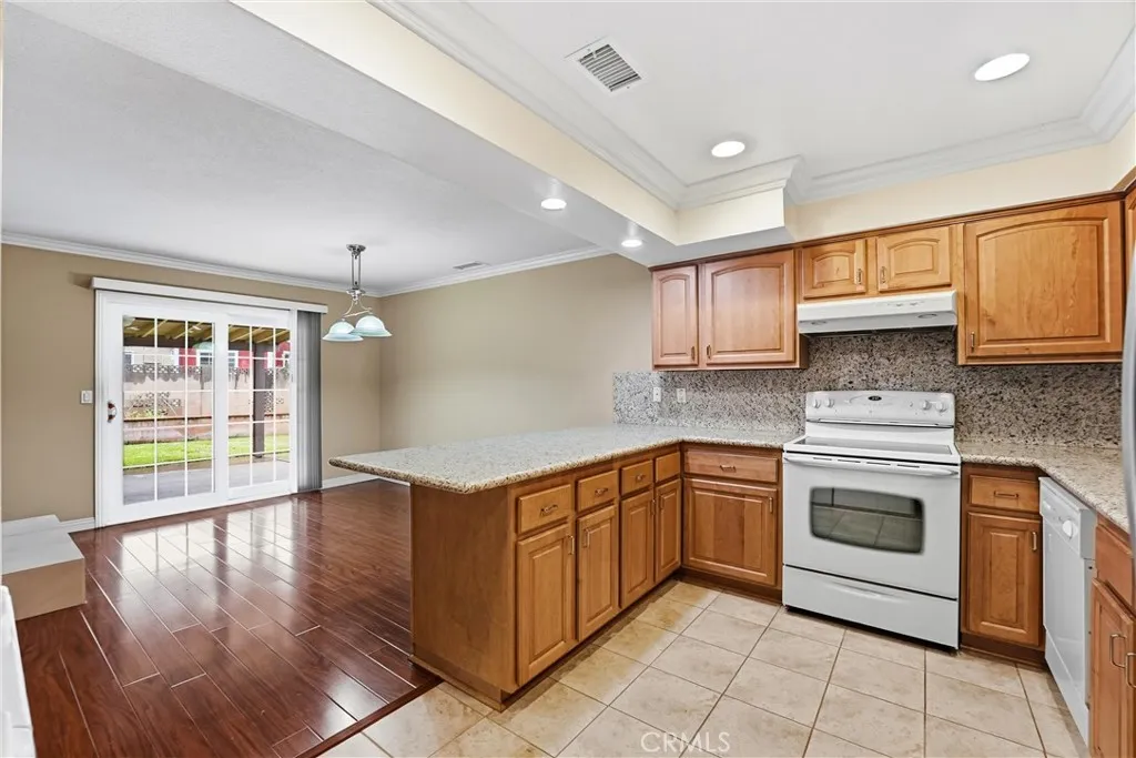 1036 E Trenton, Orange, California 92867 home-pic-16