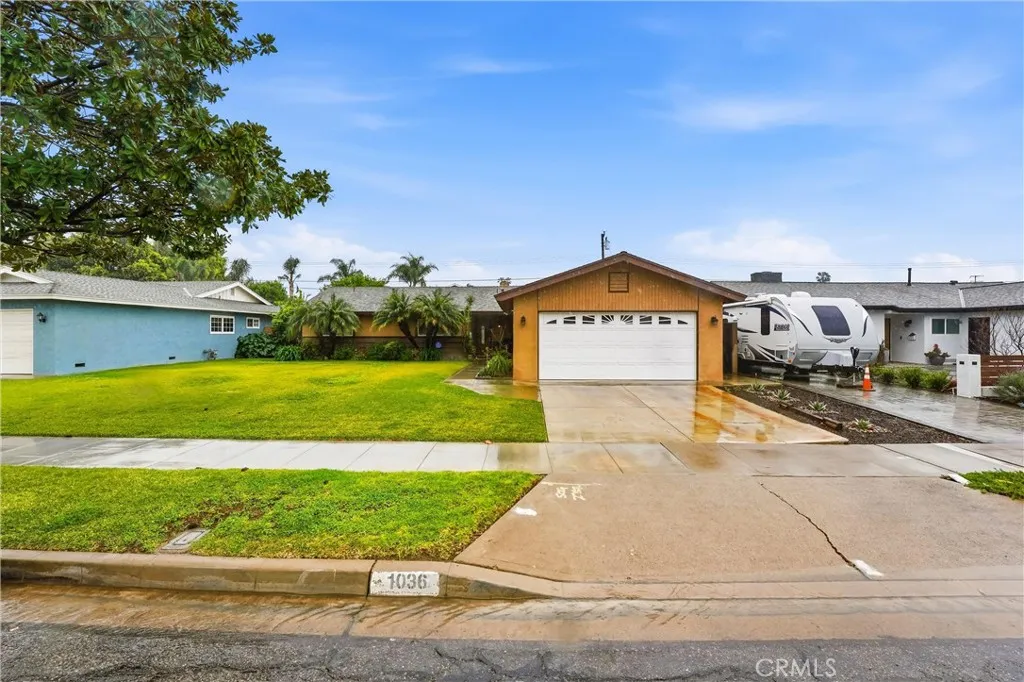 1036 E Trenton, Orange, California 92867 home-pic-2