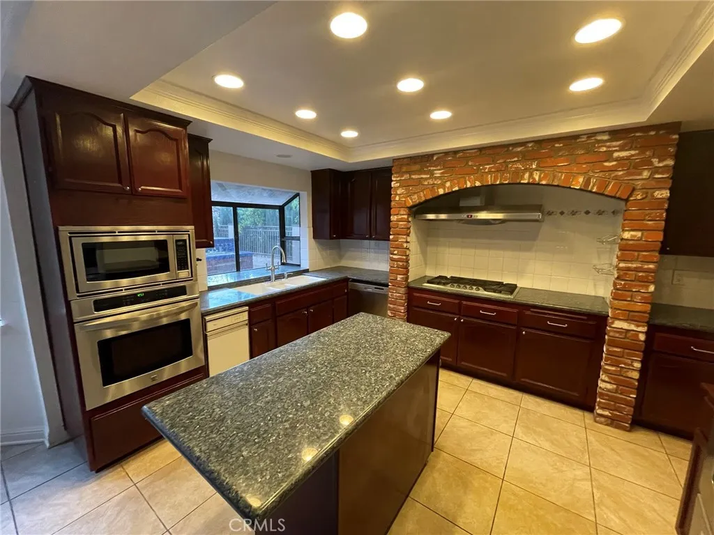 2067 Calle Bogota, Rowland Heights, California 91748 home-pic-4