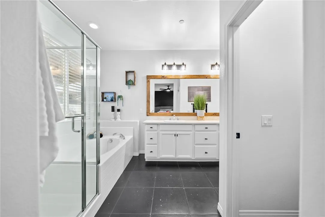 37521 Coffeeberry Court, Murrieta, California 92563 home-pic-17